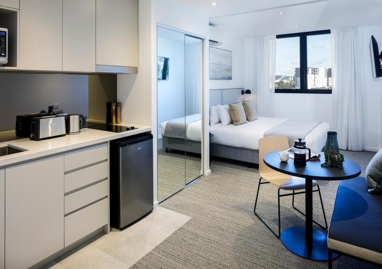 Quest Robina Aparthotel Gold Coast Exterior photo